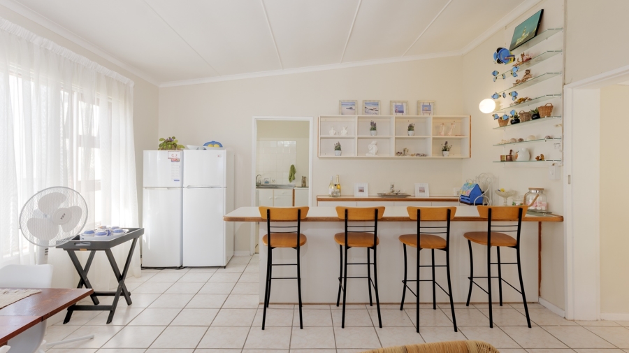 4 Bedroom Property for Sale in Struisbaai Western Cape